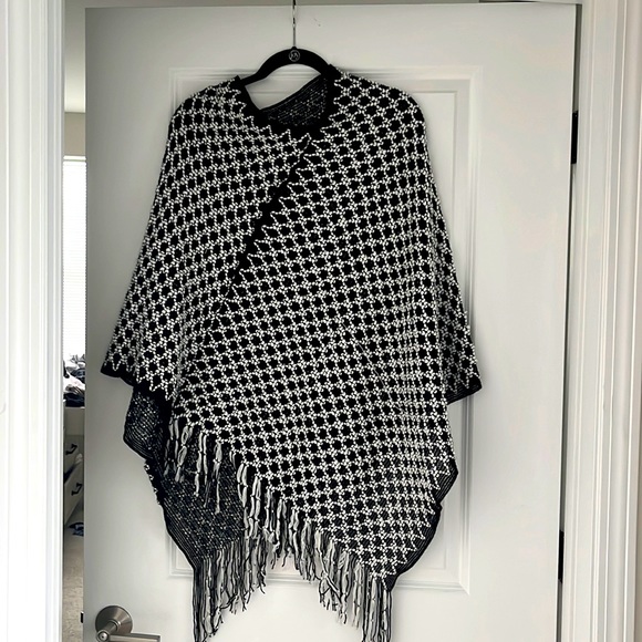 Urban Outfitters Sweaters - Seriously gorgeous Urban Outfitters sweater Shall